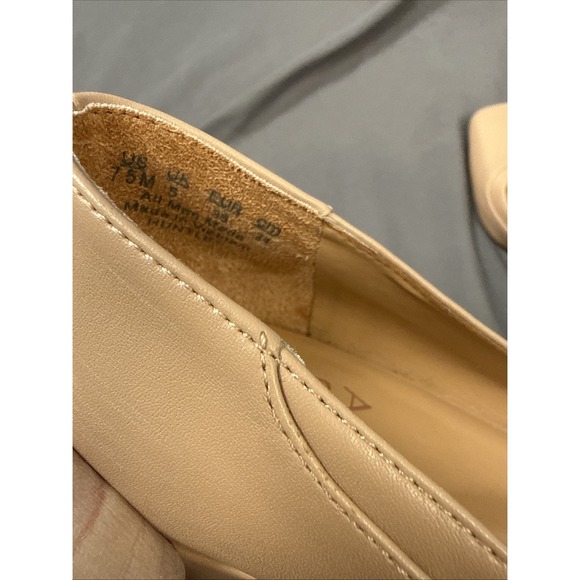 Naturalizer Huntley Beige Block Heel Pumps Women's Size 7.5 Classic Comfort Work - Picture 7 of 7